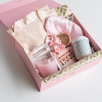 Luxury Gift Hamper for Her – Robe and Pamper Gift Hamper